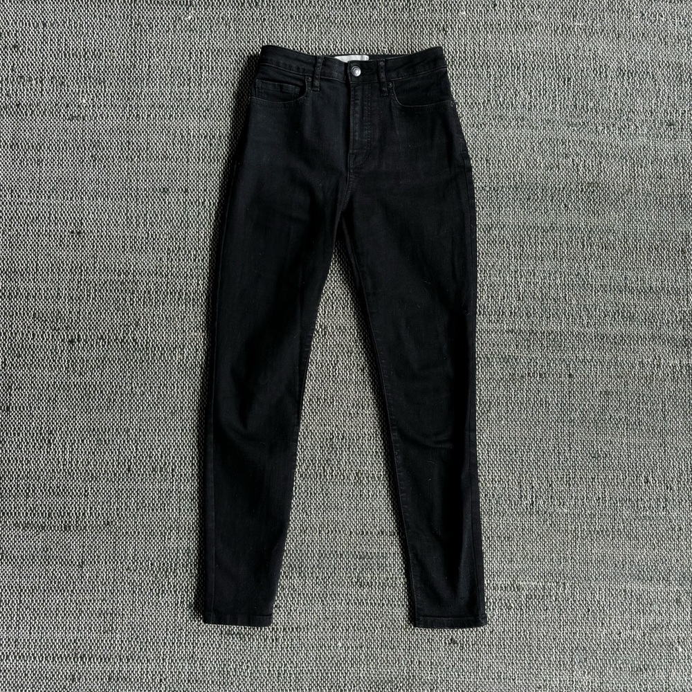 Everlane Curvy High-Rise Skinny Jeans
Size: 26